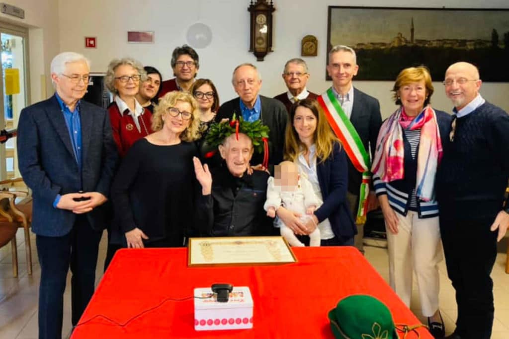 Laurea 102 anni.jpg