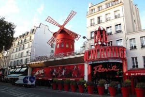 Moulin Rouge in Paris.jpg