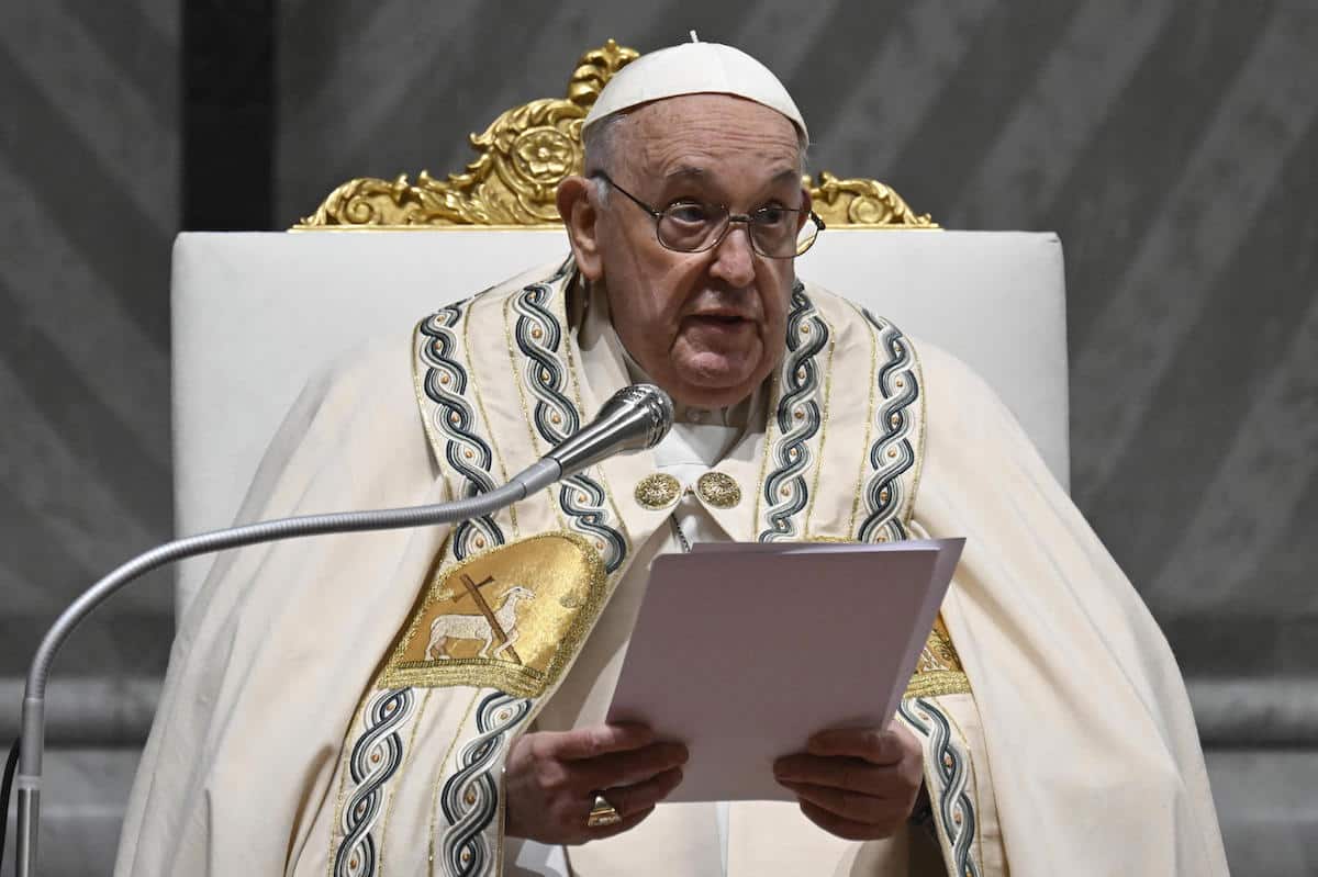Papa veglia pasqua.jpg