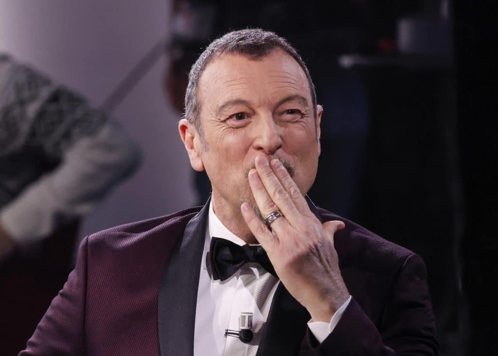amadeus bacio.jpeg