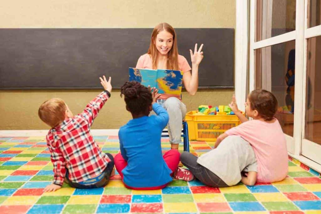 bambini scuola.jpg