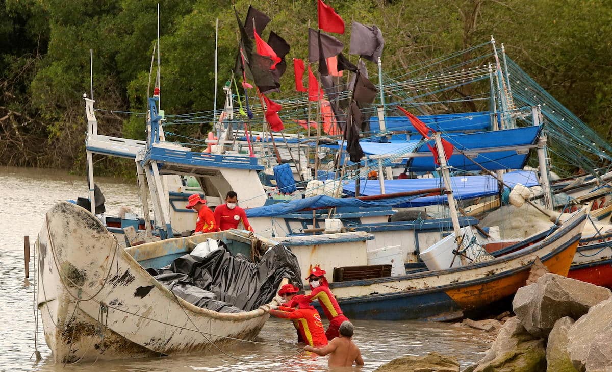Migranti morti sulle coste del Brasile: il naufragio dopo 3 mesi alla deriva, erano partiti dalla Mauritania 1 brasile nave deriva migranti africa.jpg