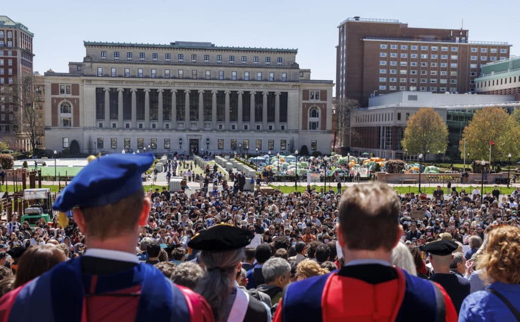 columbia university proteste pro gaza speaker.jpg