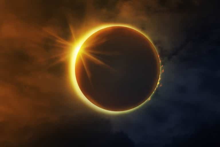 eclissi solare totale.jpg