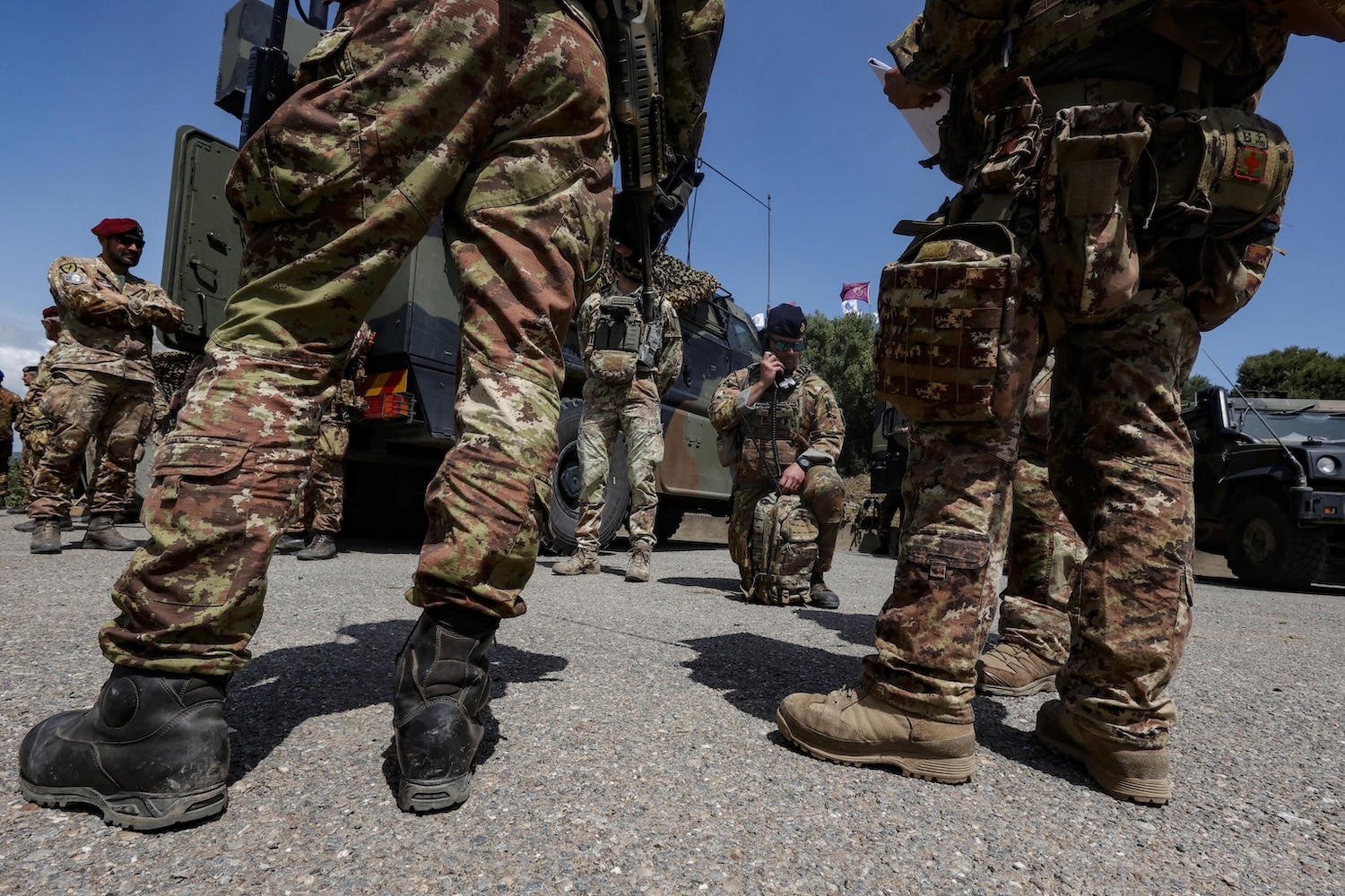 «In casa mi fa vivere come in caserma», il figlio 13enne denuncia il padre militare a Lecce 1 esercito italia.jpeg