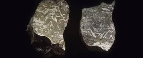 Misteriosi frammenti di vetro scoperti in Australia hanno origini cosmiche 1 henbury meteorite frags 500x203.jpg