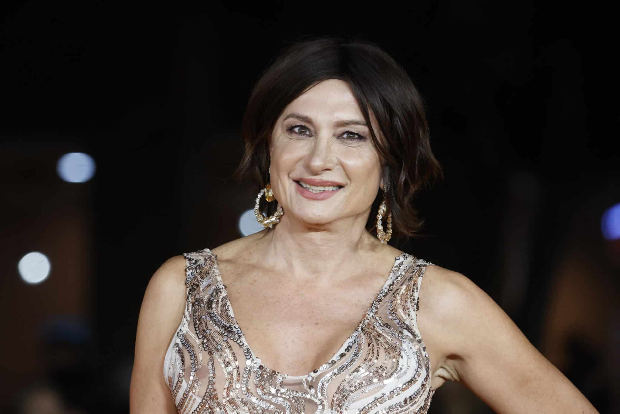 Vladimir Luxuria è la prima conduttrice transgender: «Ma non ho “fatto fuori” Ilary Blasi» 1 luxuria scaled.jpg