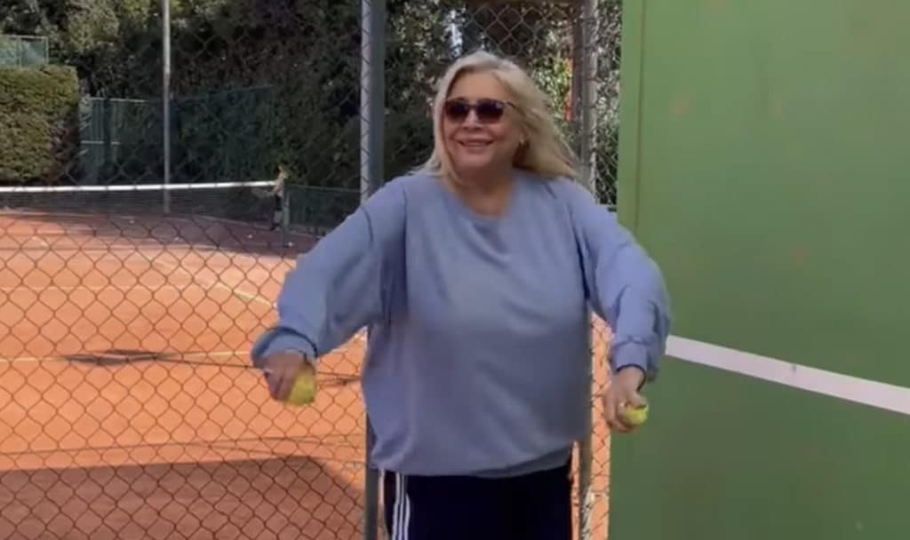 mara venier giocoliera.jpg