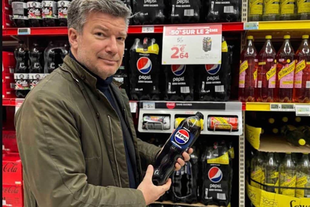 pepsi scaffali carrefour francia.jpg