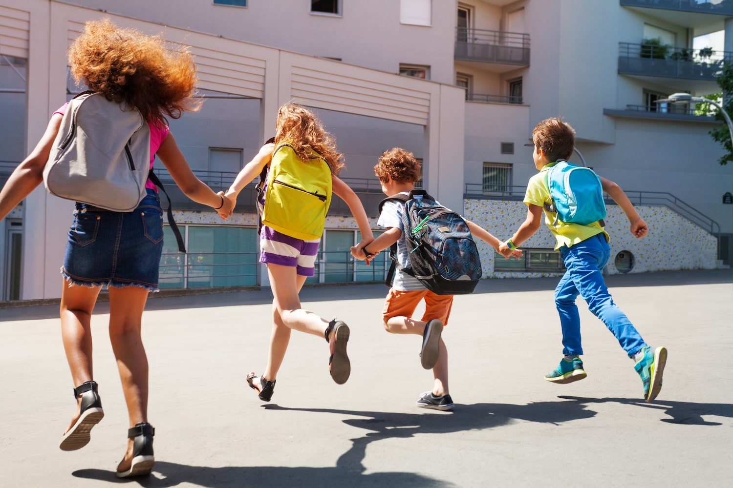 Scuole aperte in estate, Valditara firma il decreto per le scuole primarie e secondarie 1 scuola estate bambini.jpeg