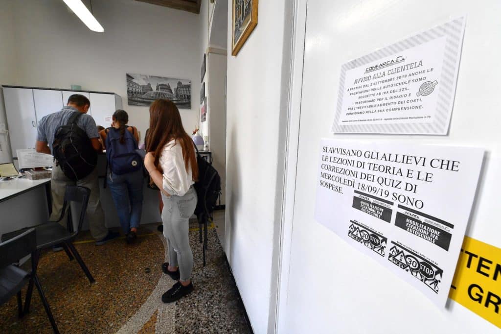 scuola guida autoscuola ansa.jpg