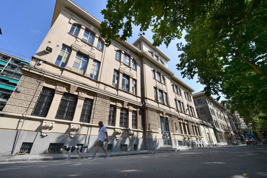 scuola scaled.jpg