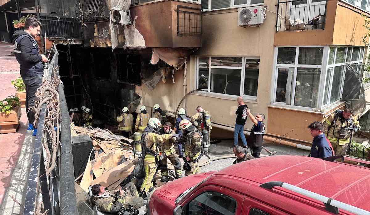 Turchia, incendio in una discoteca a Istanbul nel seminterrato di un condominio: decine di morti – I video 1 turchia incendio discoteca morti.jpeg