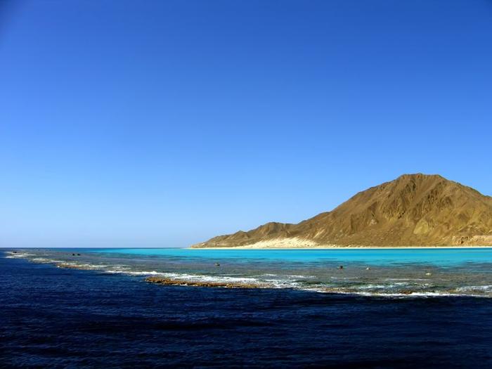 Zabargad: L’Isola dei Peridotiti nel Mar Rosso 1 zabargad island m.jpg