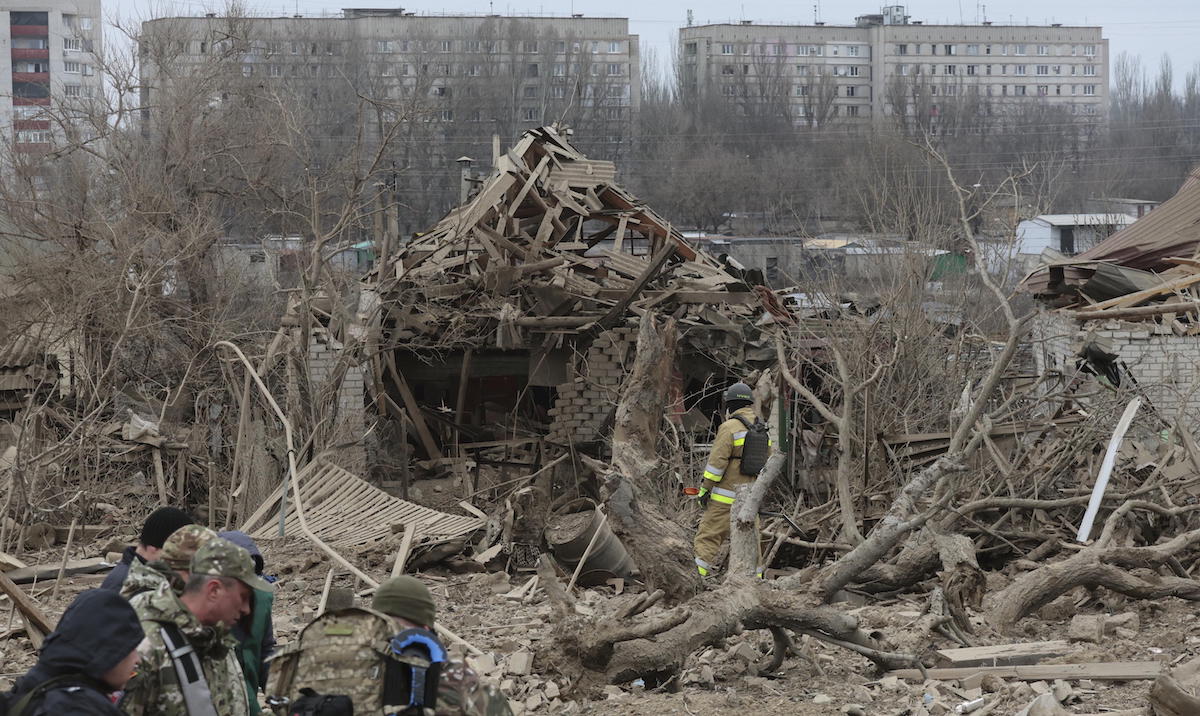 Droni a Zaporizhzhia, colpito l’involucro di un reattore della centrale: 3 morti. L’Aiea: «Rischio di un grave incidente nucleare» 1 zaporizhzhia attacchi droni russia ucraina.jpg