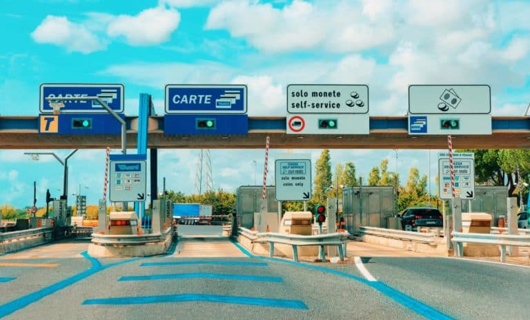 Casello autostrada.jpg