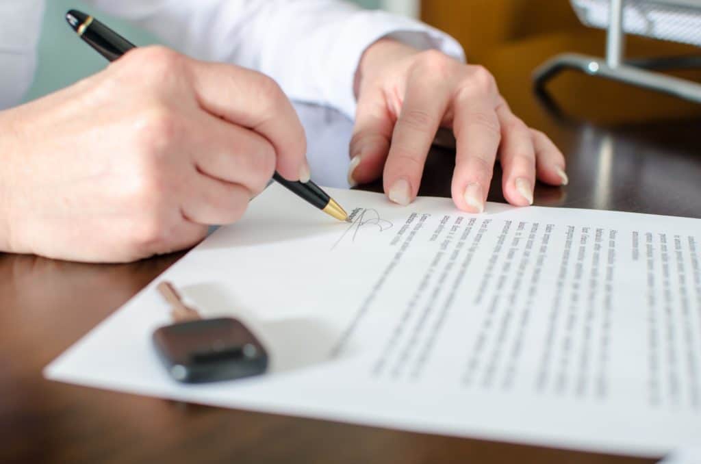 Firma del contratto di noleggio auto.jpg