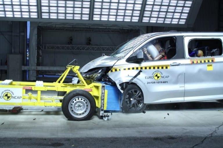 Ford Tourneo Custom.jpg