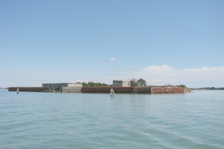 Isola Santo Spirito.jpg