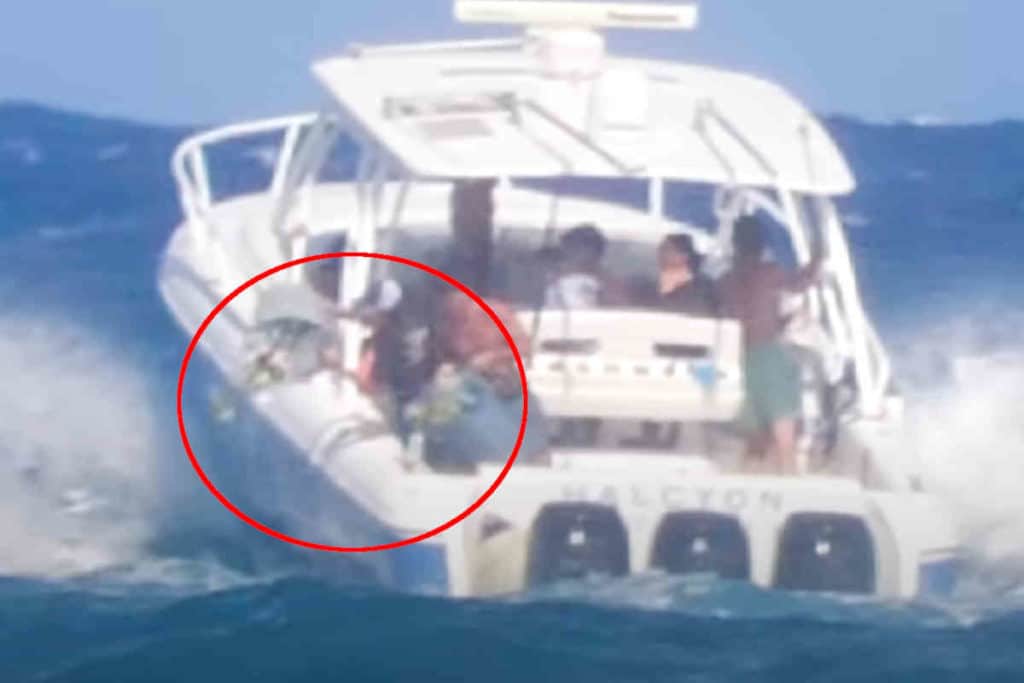 Rifiuti in mare.jpg