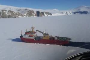 Rompighiaccio Antartide.jpg