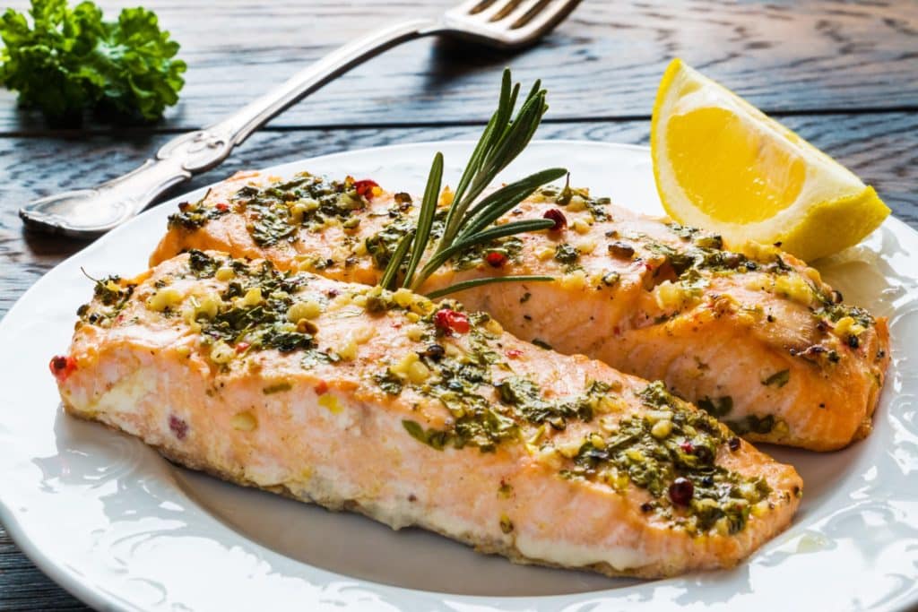 Salmone al forno scaled.jpg