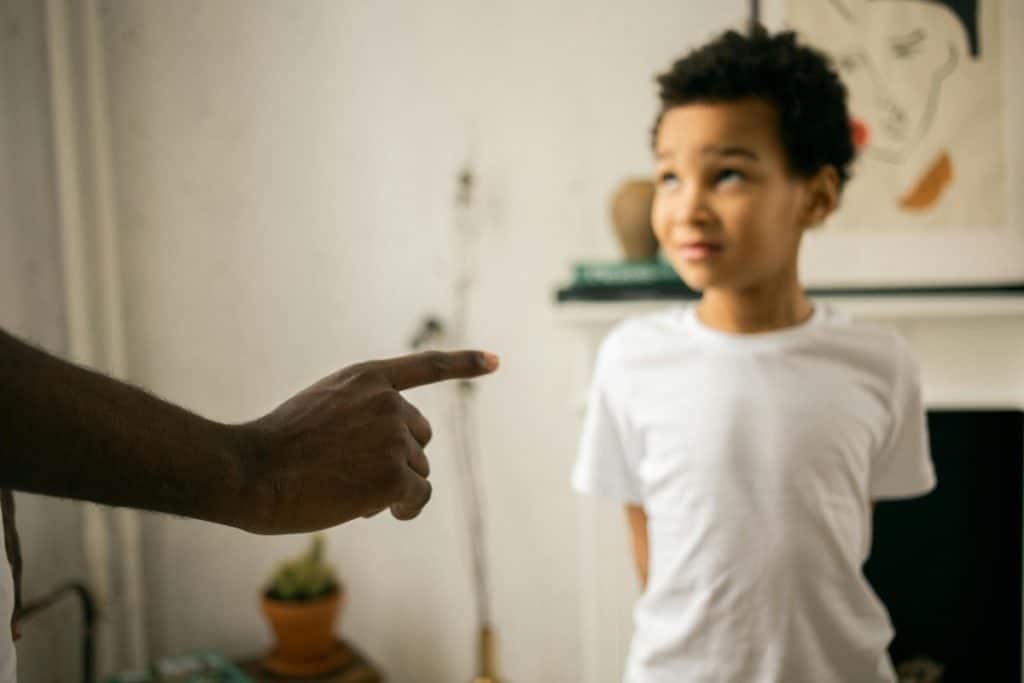 Sculacciate figli.jpg