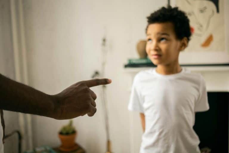 Sculacciate figli.jpg