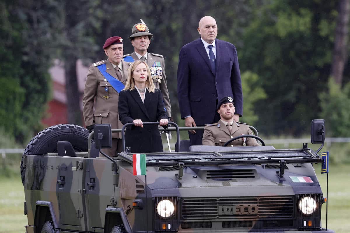 Soldati europei in Ucraina dopo il cessate il fuoco con la Russia, anche l’Italia pronta a contribuire. Crosetto: «Peacekeeping? Noi eccelliamo» 1 crosetto meloni.jpg
