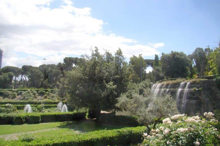 giardino delle cascate delleur.jpg