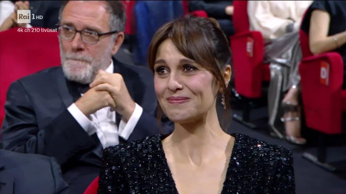 David, Emanuela Fanelli miglior attrice non protagonista. Cortellesi ritira il premio del pubblico: «Grazie alla signora di Genova che ha detto ‘io sono stata Delia ma non lo sono più’» 1 paola cortellesi fanelli.jpg