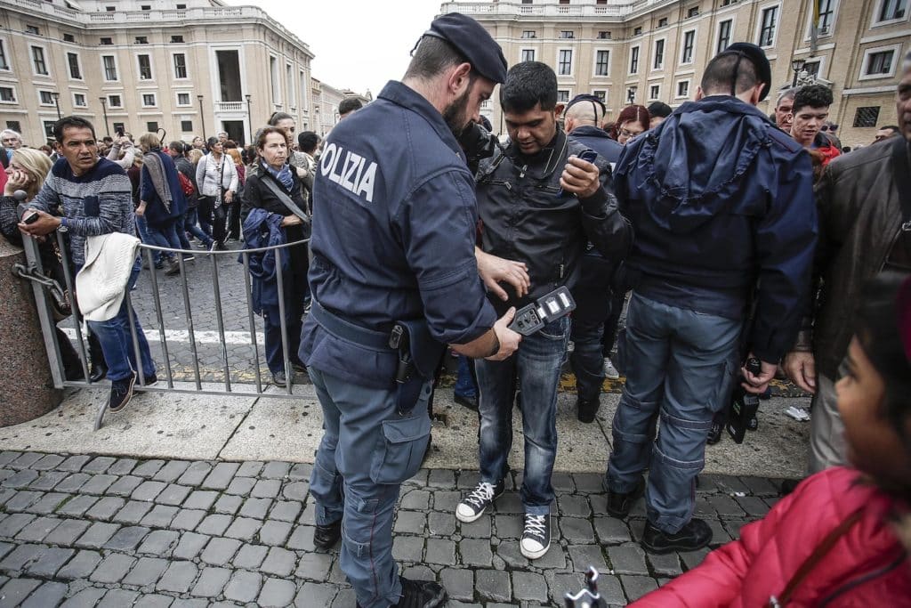 vaticano controlli angelus.jpeg