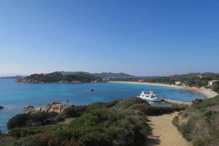 Questa splendida isola siciliana è in vendita (e forse verrà sfigurata per sempre) 7 Isola di Santa Maria.jpg