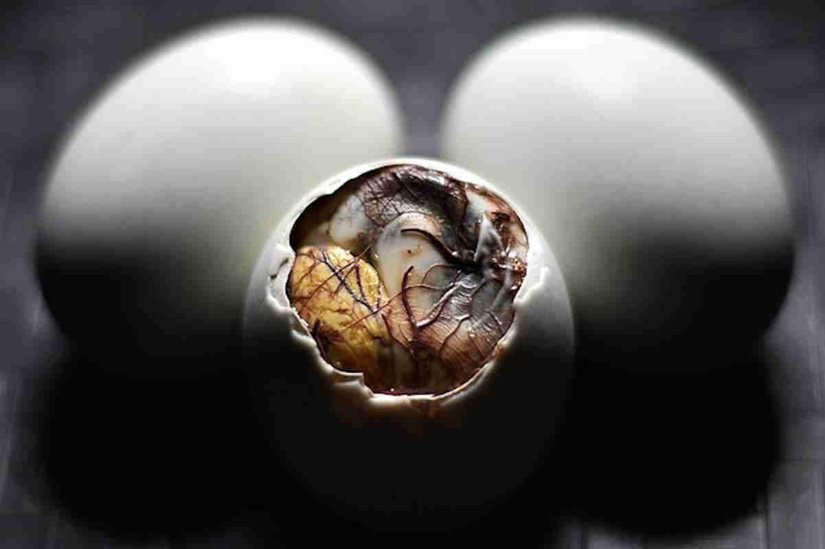 Sai cos’è il Balut? Tutta la crudeltà del feto d’anatra bollito (così popolare nelle Filippine) 1 The Balut.jpg