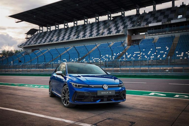 Volkswagen Golf R 1.jpg