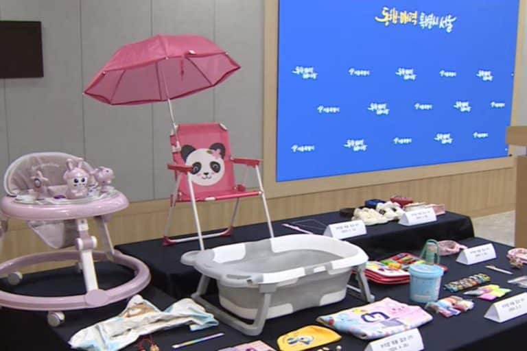 corea shein screens.jpg