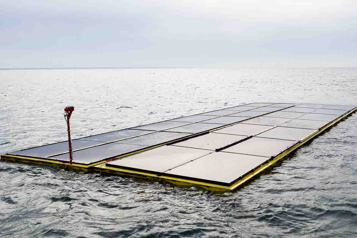 pannelli solari in mare oceansofenergy.jpg