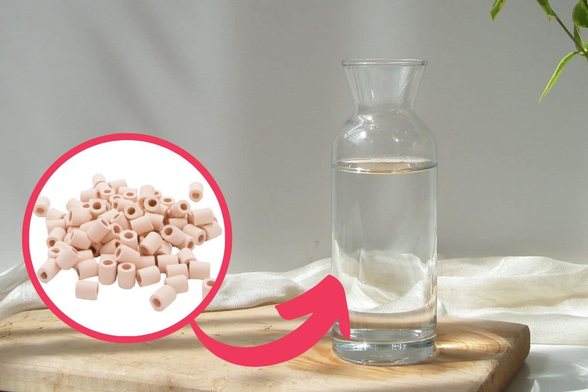 Stufo delle bottiglie di plastica? Purifica l’acqua del tuo rubinetto con queste perle in ceramica inventate in Giappone 1 perle di ceramica.jpg