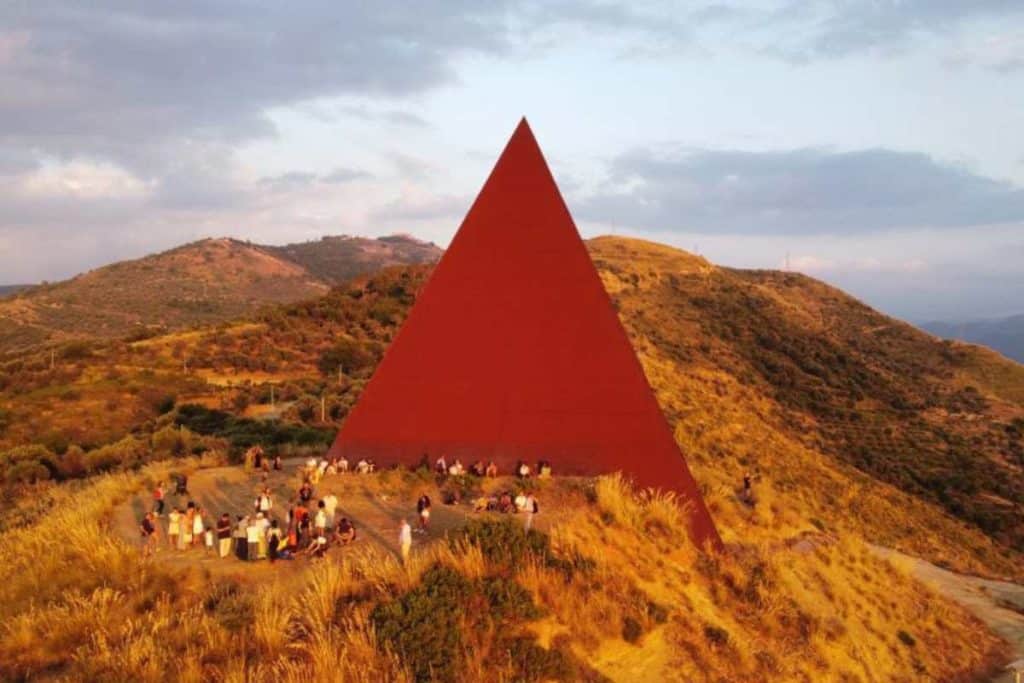piramide 38 parallelo.jpg