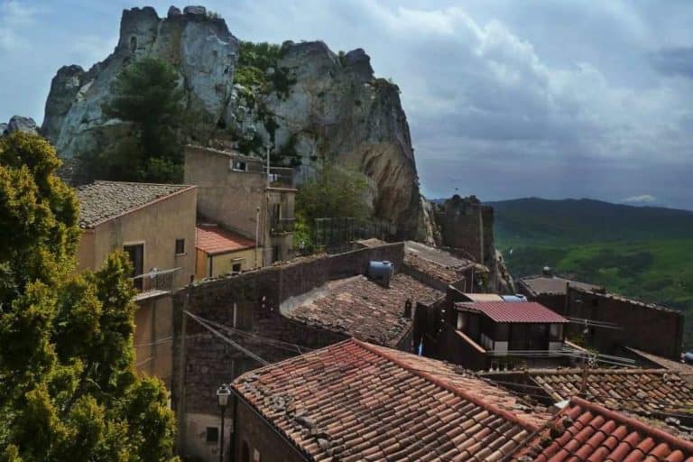 sclafani bagni.jpg