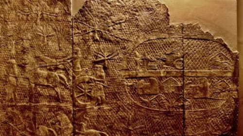 Trovate prove di battaglia biblica combattuta tra un ‘angelo del Signore’ e 185.000 soldati a Gerusalemme 9 stone panels commemorating the conquest of lachish credit s c compton.jpeg 1 500x281.jpg