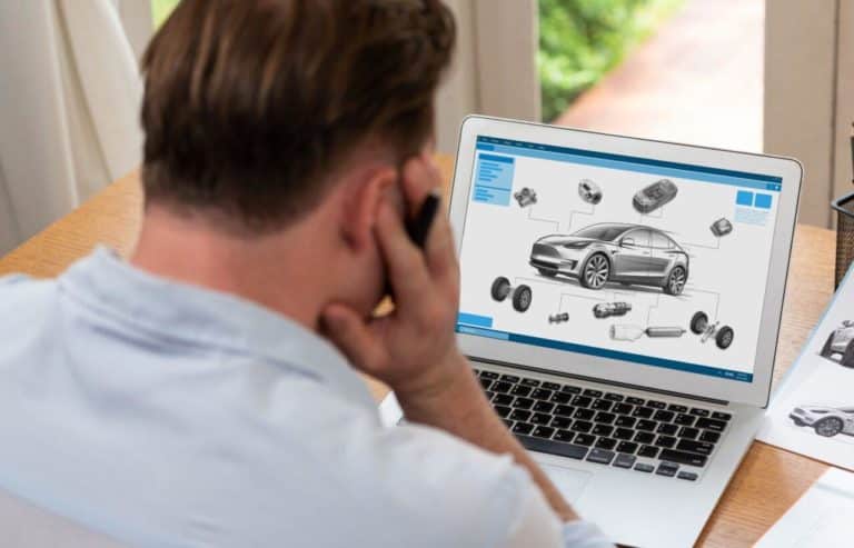 Acquirente acquista auto online e1704969524508.jpg