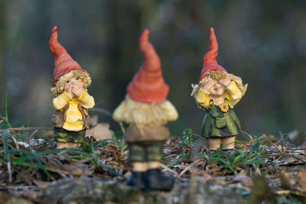 In questa cittadina un gruppo misterioso di “ladri” ruba gli gnomi da giardino per restituirli restaurati poco dopo 1 Gnomi da giardino.jpg