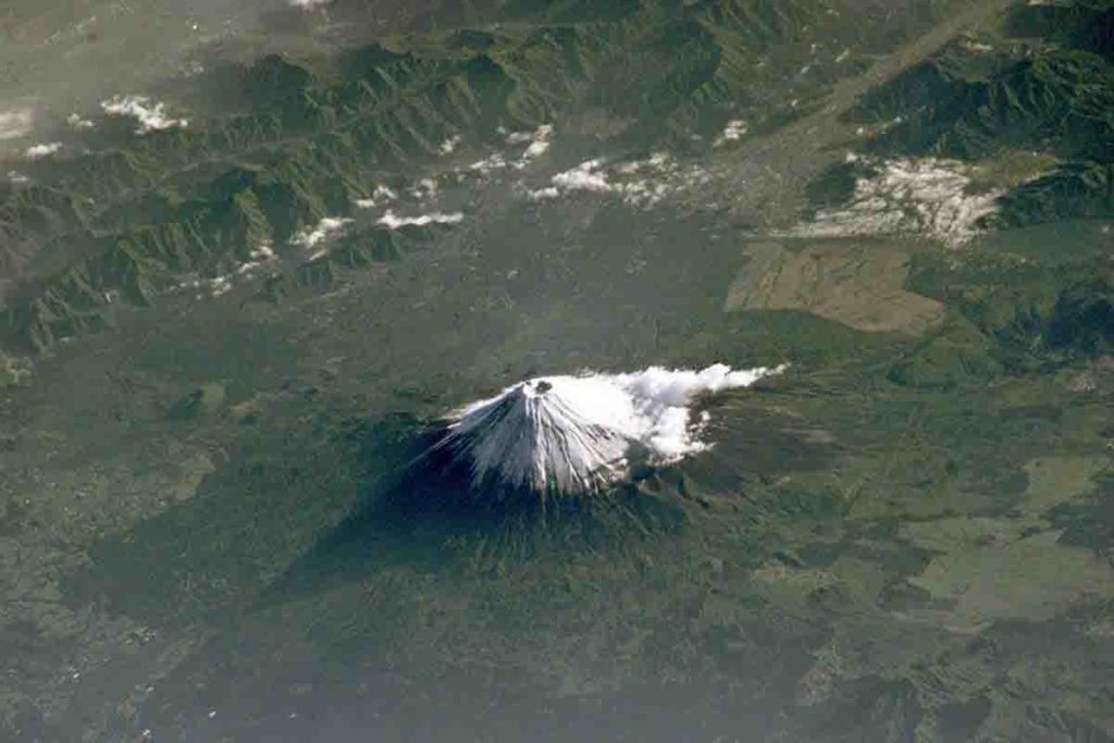 Monte Fuji dallo Spazio.jpg