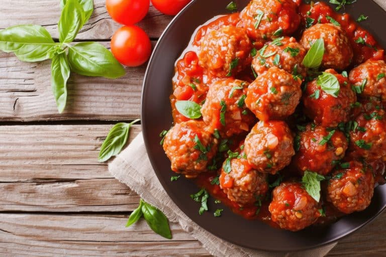 Polpette al sugo scaled.jpg