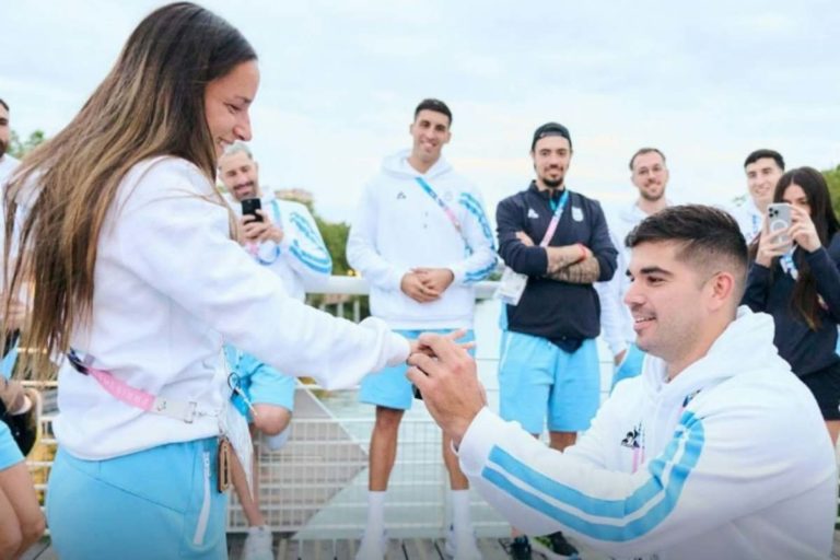 Amore olimpico: la toccante proposta di matrimonio alle Olimpiadi di Parigi 2024 che ha incantato tutti 7 Proposta di matrimonio.jpg