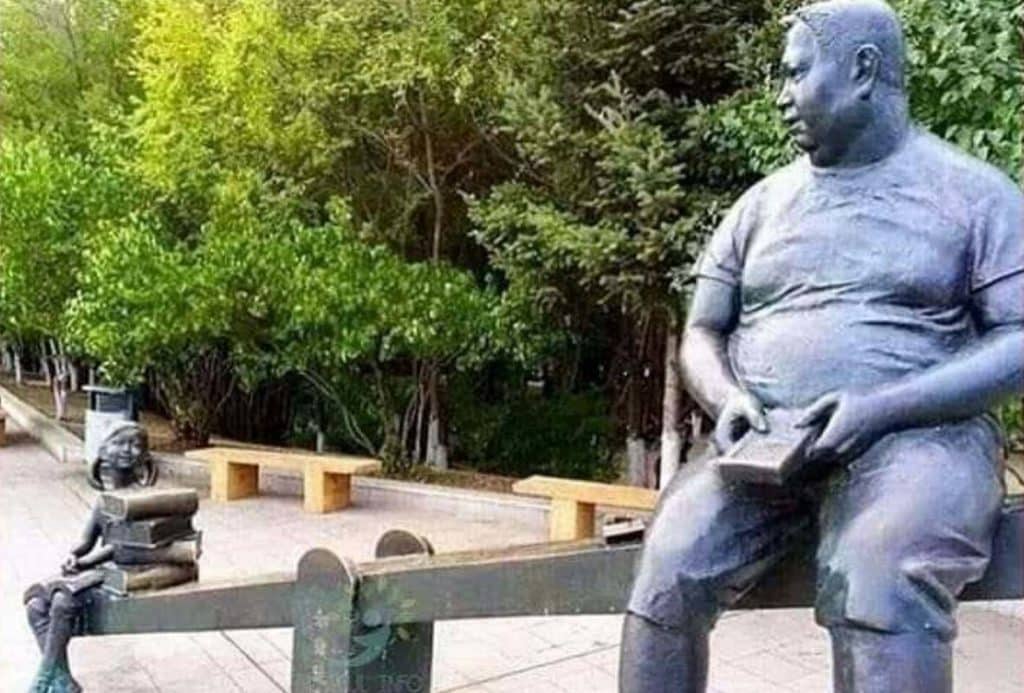 Statua cellulare.jpg