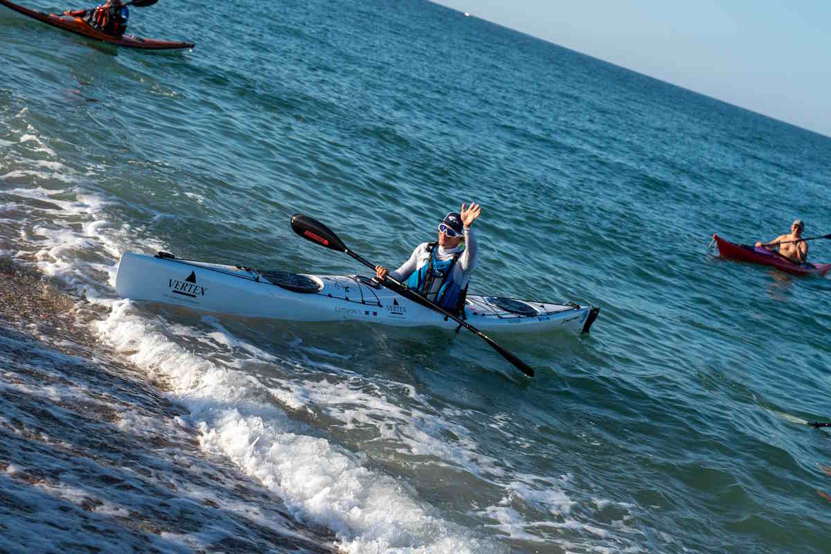 Alessandro Gattafoni da record: oltre 170 km in kayak in 24 ore (per dimostrare che la fibrosi cistica non ferma il coraggio) 1 arrivo gattafoni 1.jpg