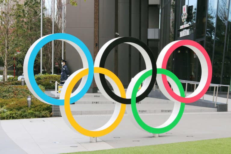 Gli atleti giapponesi alle Olimpiadi avranno tute che bloccano gli infrarossi (e il motivo è inquietante) 1 olimpiadi.jpg