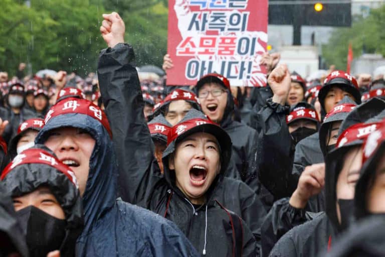 sciopero corea.jpg
